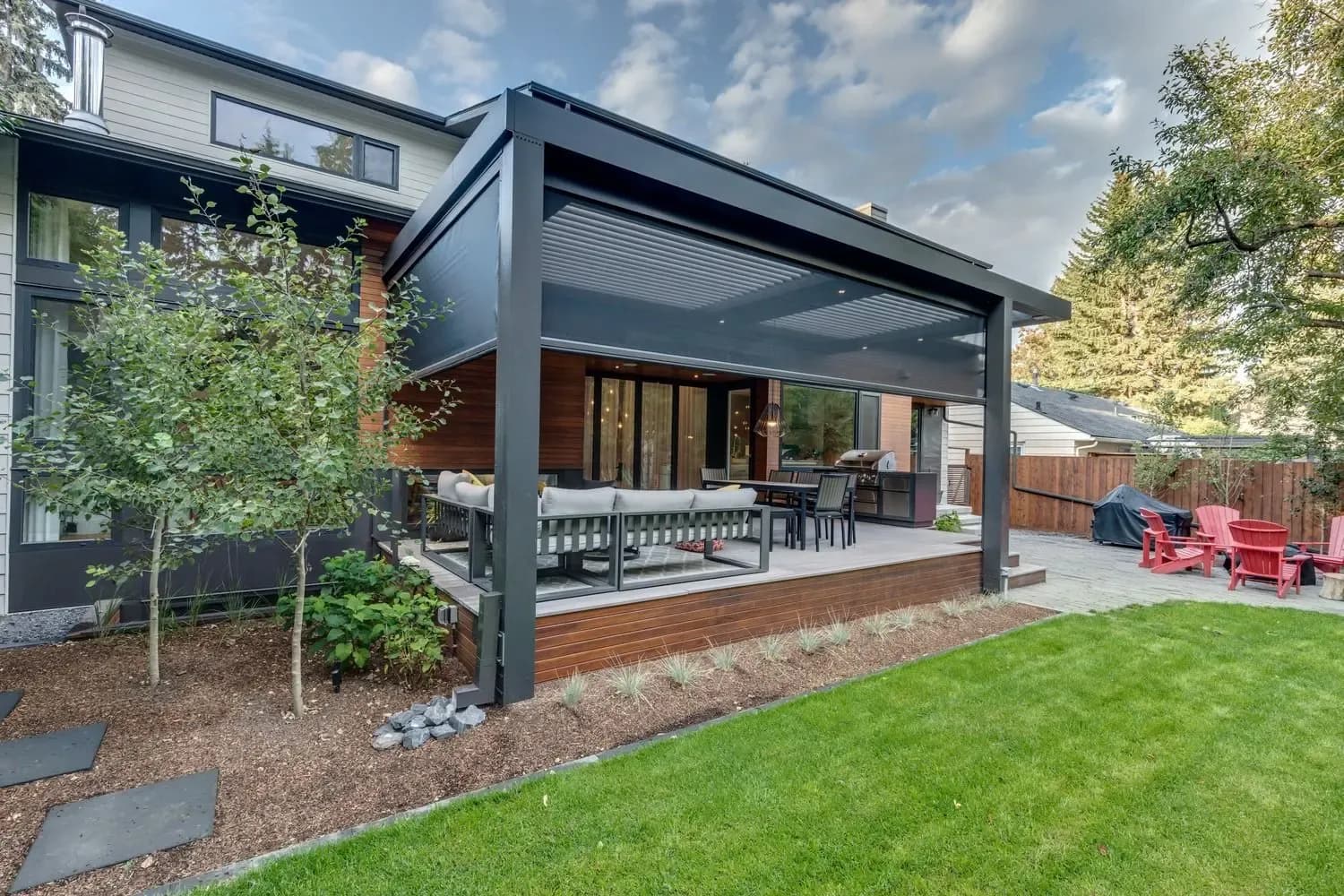 StruXure pergola